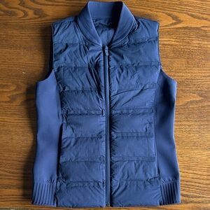 Lululemon dark blue lightweight goose down vest stretch sides NWOT